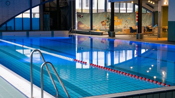 onstabiel Reiziger samenvoegen Strandhotel op Ameland | Strandhotel Buren aan Zee // Faciliteiten &  Service > Overdekt zwembad